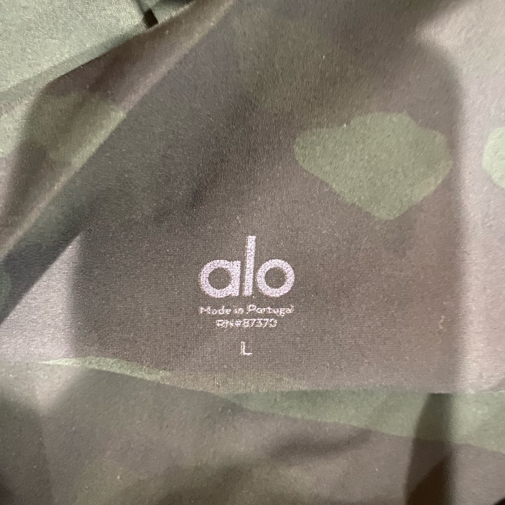 Alo Green Camouflage leggings
